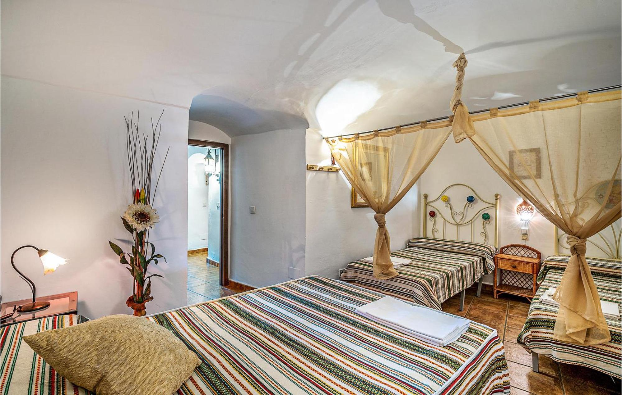 Beautiful Home In Cuevas Del Campo Cuevas del Campo Exterior foto